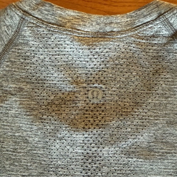 Lululemon NWT size 8 swiftly tech short-sleeve Aloha version - Picture 7 of 10